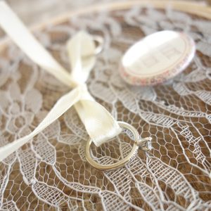 porte alliances mariage rétro champêtre dentelle