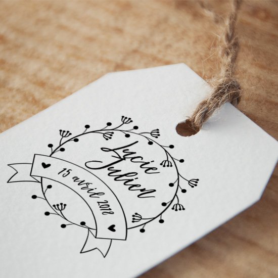 Tampon Personnalisé Mariage – Motif Couronne Fleurs – À Graver Avec Vos Noms Et Date – Parfait Pour Faire-part Et Enveloppes